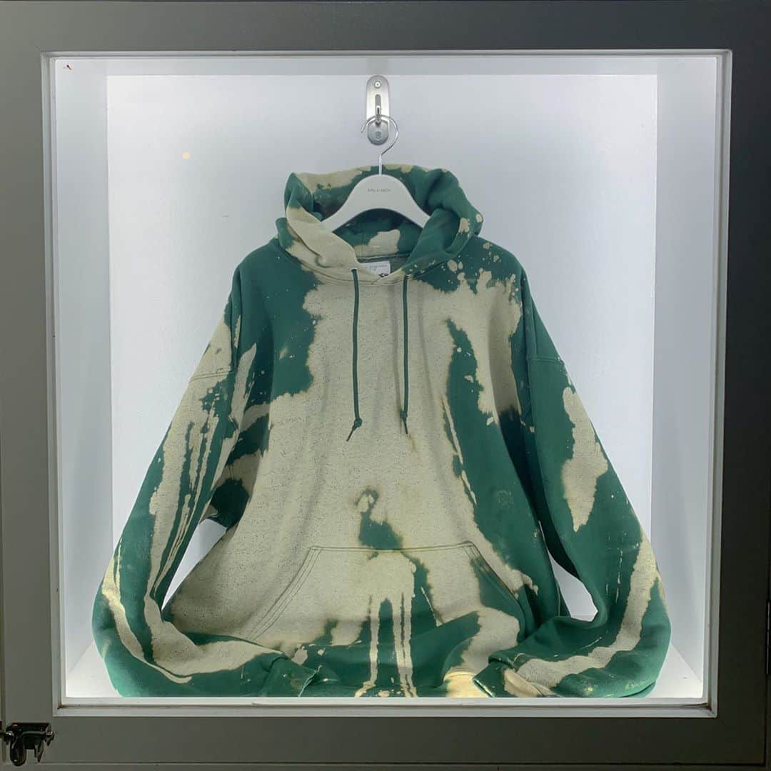 ミルクボーイさんのインスタグラム写真 - (ミルクボーイInstagram)「Restock from @icedmilkteastudio  Bleach Dye Hoodie (￥23,400+tx) Color:Green Size:XL 数量限定再入荷いたしました。 通販のご案内もお受けできますので、お気軽にお問い合わせください。 @milkboyharajuku」10月5日 21時27分 - milkboyharajuku