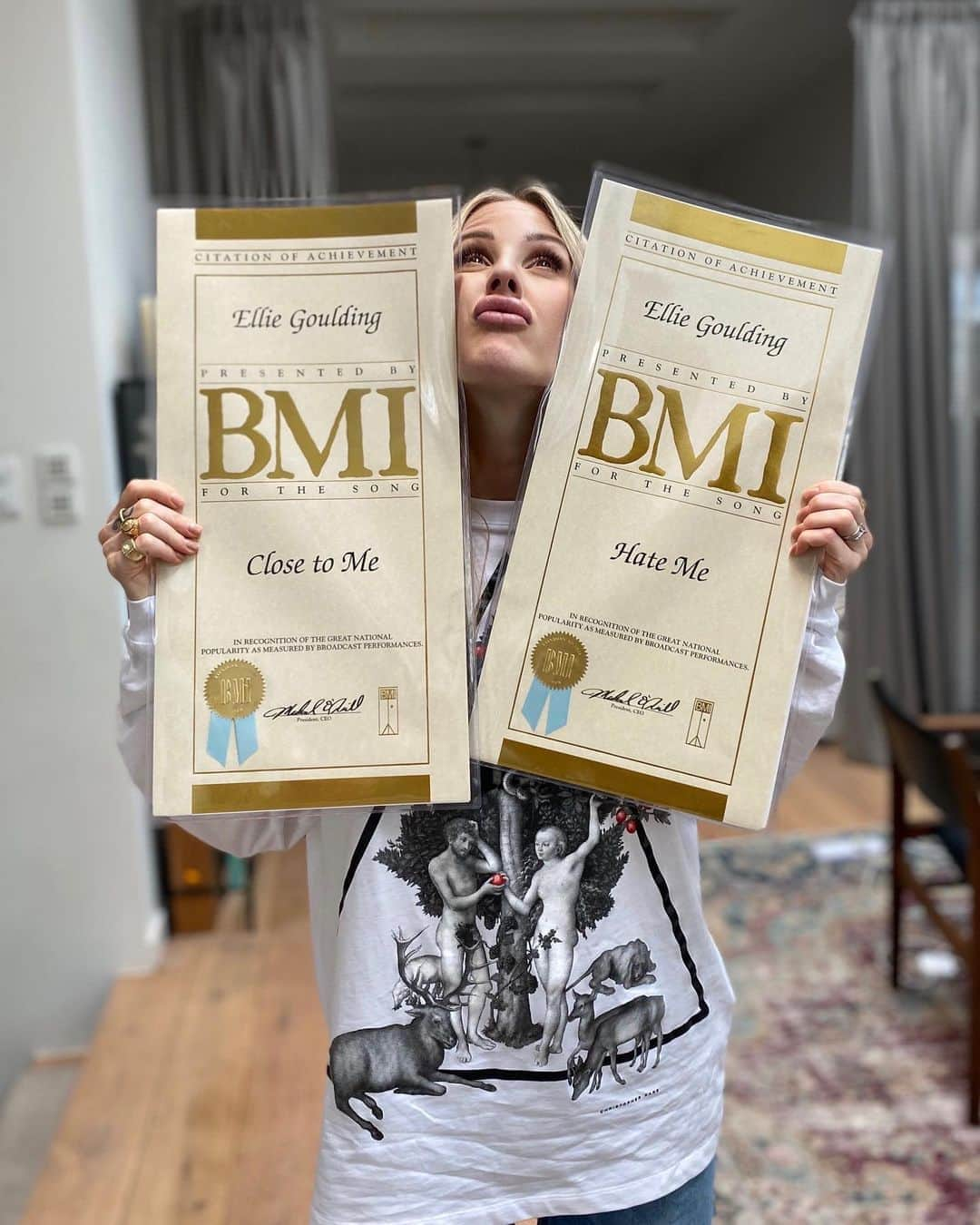 エリー・ゴールディングさんのインスタグラム写真 - (エリー・ゴールディングInstagram)「Thank you to @bmi for popping these in the post- 9 awards and 7 US pop awards to date, thanks for the continued love & support. Dedicating these ones to you Juice. We ❤️ + miss u x」10月5日 21時30分 - elliegoulding