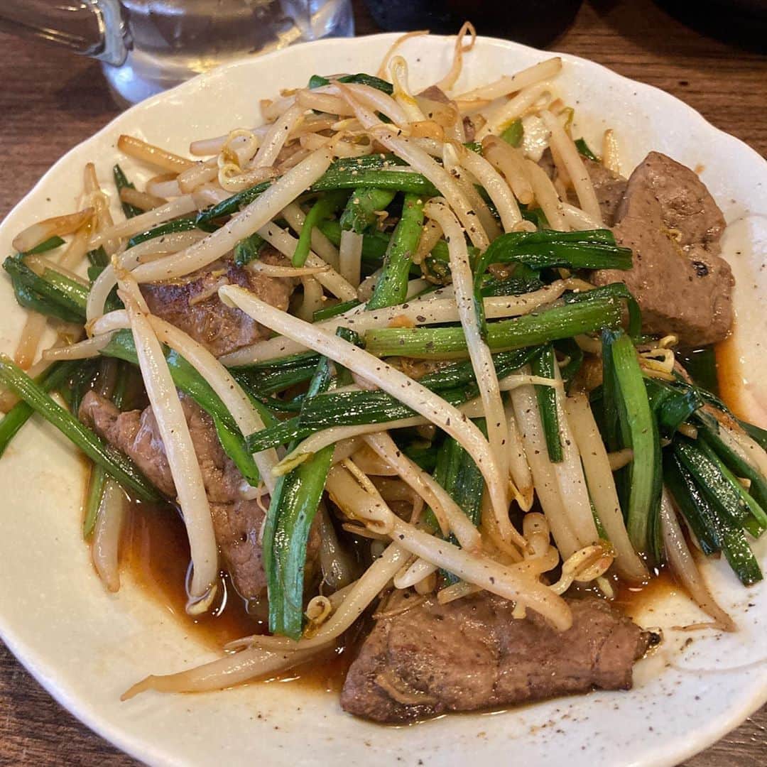 佐藤竜雄のインスタグラム：「昨日突発に作ってくれたレバニラ。牛レバー美味しいねえ。 #博多や #高円寺」