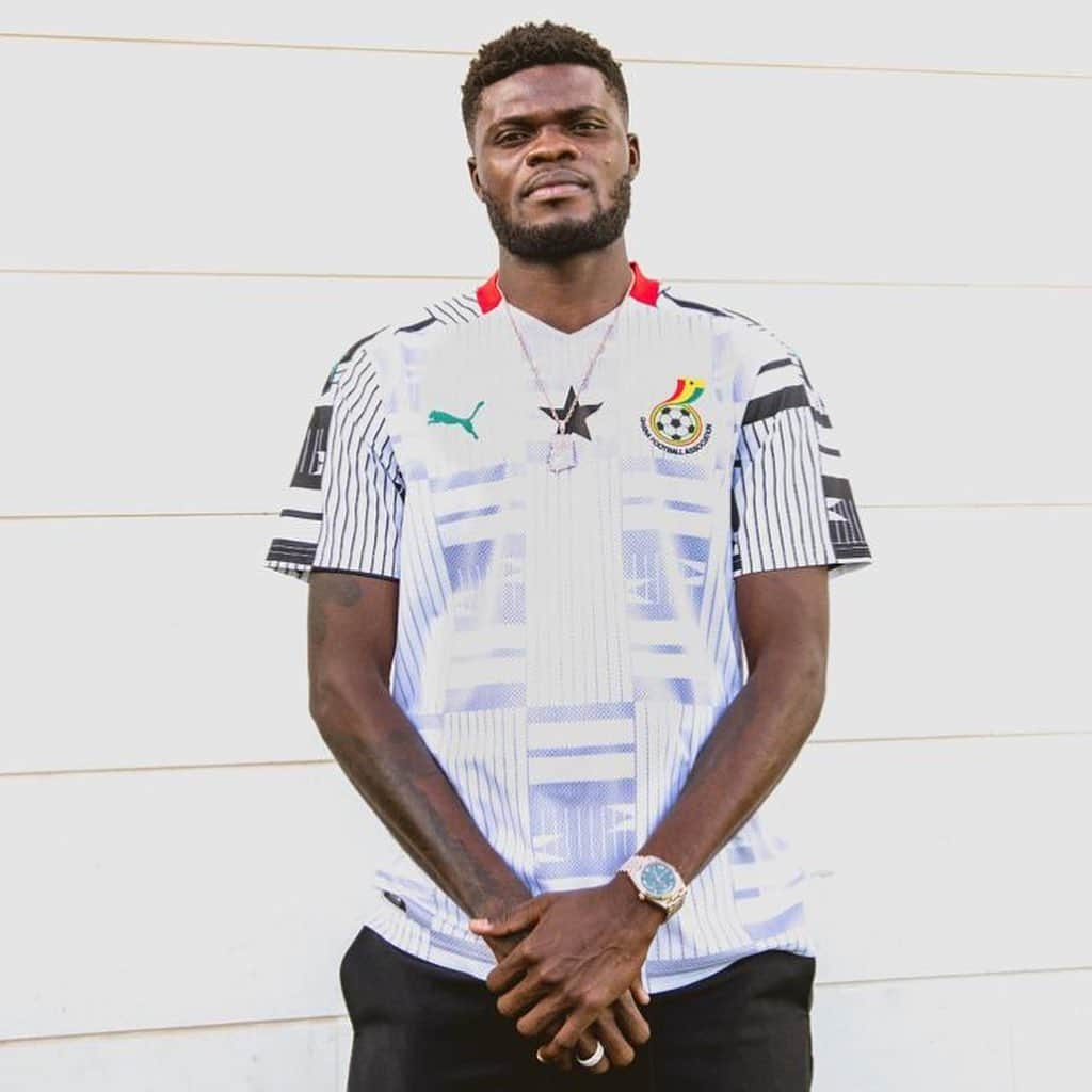 トーマス・パーテイさんのインスタグラム写真 - (トーマス・パーテイInstagram)「New Ghana kits 🇬🇭🔥」10月5日 21時45分 - thomaspartey5