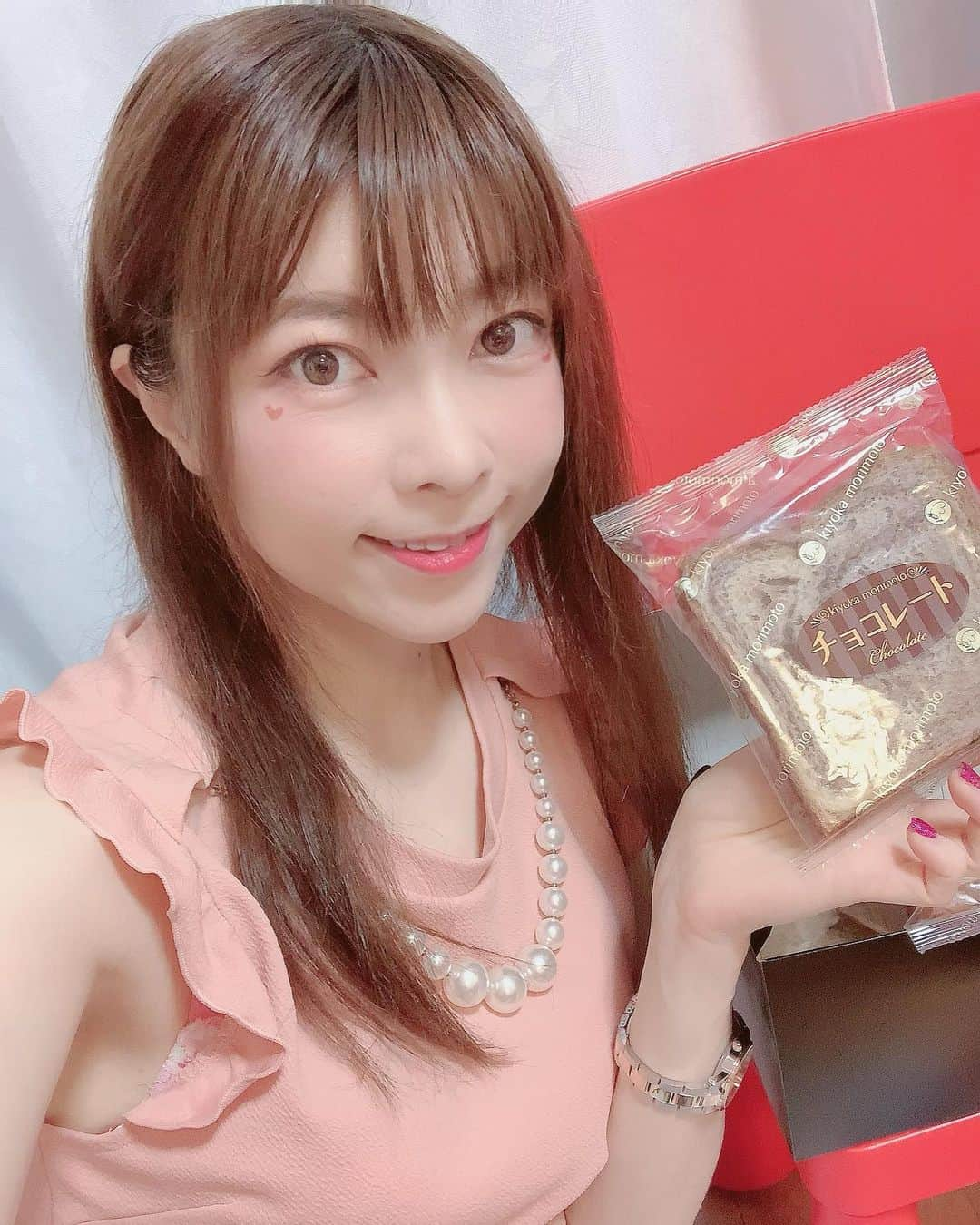 DJ MIYAさんのインスタグラム写真 - (DJ MIYAInstagram)「こんばんはぁ💖💖今週もよろしくお願いします💖💗🤲  15種類フレーバーの『クロワッサン食パン』15枚セット💖💗をお試しさせていただきましたぁー♪  長崎県からありがとうございます🌸🌟  めっちゃめっちゃ可愛くて写真いっぱい撮っちゃいましたーぁぁ💗💖  @kiyokamorimoto  バターをたっぷりと練り込んだ、クロワッサン生地を食パンの型🍞で焼き上げた新食感のパン💗🥪  #kiyokamorimoto #キヨカモリモト #クロワッサン食パン #クロワッサン好き #おうちベーカリー #pr #トリドリベース　#グルメブロガー #パン好き #食パン #グルメ女子 #グルメ #グルメインフルエンサー #旅ブロガー #旅インスタグラマー #旅好き女子 #インスタ映え #お取り寄せグルメ #ライフスタイル #今日のコーデ #今日のメイク #今日のファッション #ファッションブロガー #ファッション好き #グルメ好き #デニッシュ #フィットネス女子」10月5日 21時46分 - dj_miya