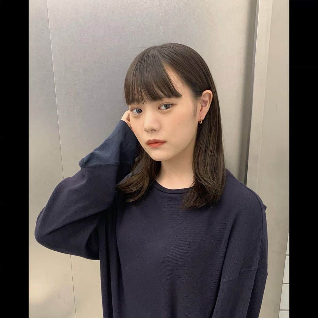 木村なつみのインスタグラム：「スティーブンノルのヘアミストを使って朝のスタイリングしてみたよ☺︎吹きかけてドライヤーするだけでいい感じになる！ わたしは毛先まで潤いが欲しいからモイスチュアリペアを使った〜！ 朝使うだけで一日中潤ってるの、良い！  銀座のメゾンコーセーにあるブロウバーに行くとスティーブンノルを使ってヘアセットしてもらえるよ~❕ 髪のパサつきを相談して、しっとり仕上げてもらいました！  #スティーブンノル﻿ #ハイドロリニューミスト﻿ #ブロー前の美容液﻿ #ヘアミスト﻿ #メゾンコーセー﻿ #skny_ad﻿ @skny_jpn　@maisonkose」