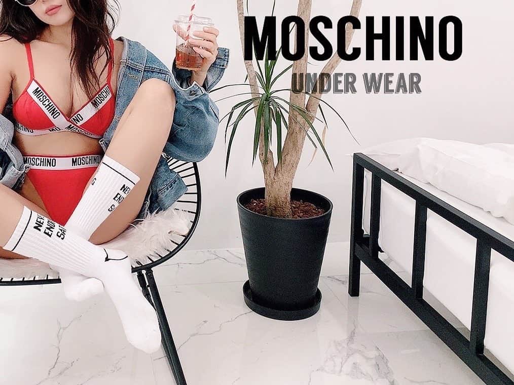 MIKAのインスタグラム：「MOSCHINO🐻❤️  #moschino #moschinounderwear #underwear #lingerie #dizoncorset」