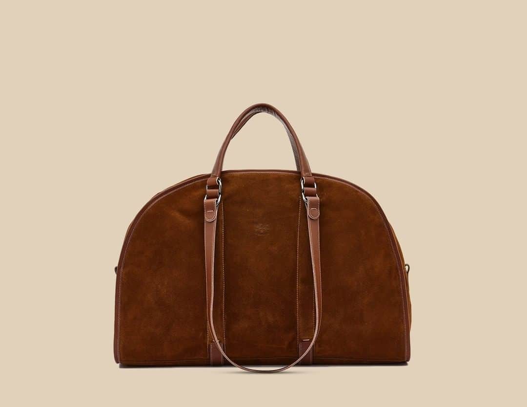 のインスタグラム：「You don't have to go very far to disconnect from everyday life and savor the thrill of #travel. And even a small get-away requires just the right equipment.  Soft suede and vegetable tanning cowhide handcrafted with unique details. ☆ #ilbisonte #menaccessories #travelbag #leatherbag」