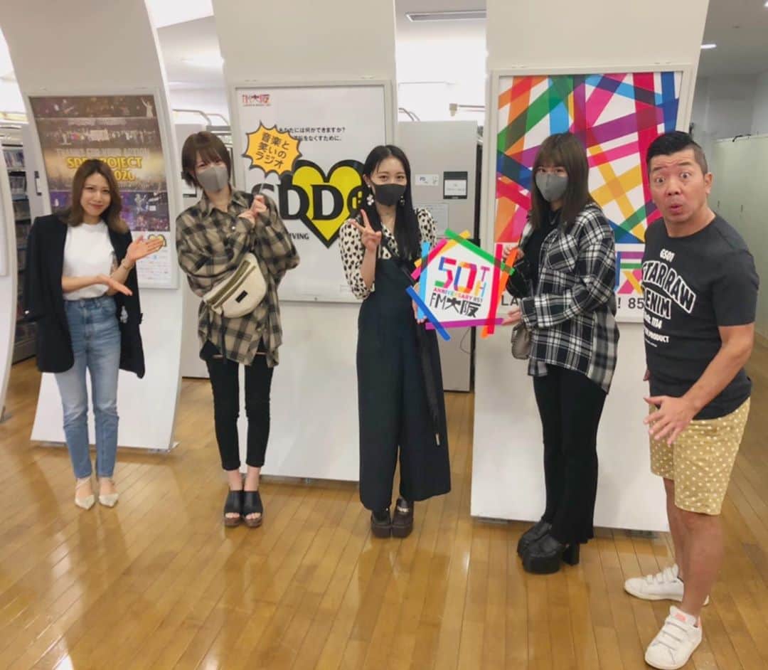 DJ みぃのインスタグラム：「先程らじこー内でもお伝えしましたが、今週9日（金）の「キン☆ボシ　Happy Hour」はデビュー10周年のNMB48メンバーから石田優美ちゃん、小嶋花梨ちゃん、山本彩加ちゃんが登場！私みぃがしもぐち☆雅充さんとご一緒します！是非お楽しみください🤩そして！！来週のらじこー私はお休み頂きまして、その代わりに！NMB48のメンバーが毎日登場します！12日（月）堀詩音ちゃん！13日（火）加藤夕夏ちゃん！14日（水）新澤菜央ちゃん&原かれんちゃん！15日（木）小嶋花梨ちゃんが担当してくれます！普段とは違うらじこーもお楽しみに🥰　#らじこー　#nmb48 #10周年」