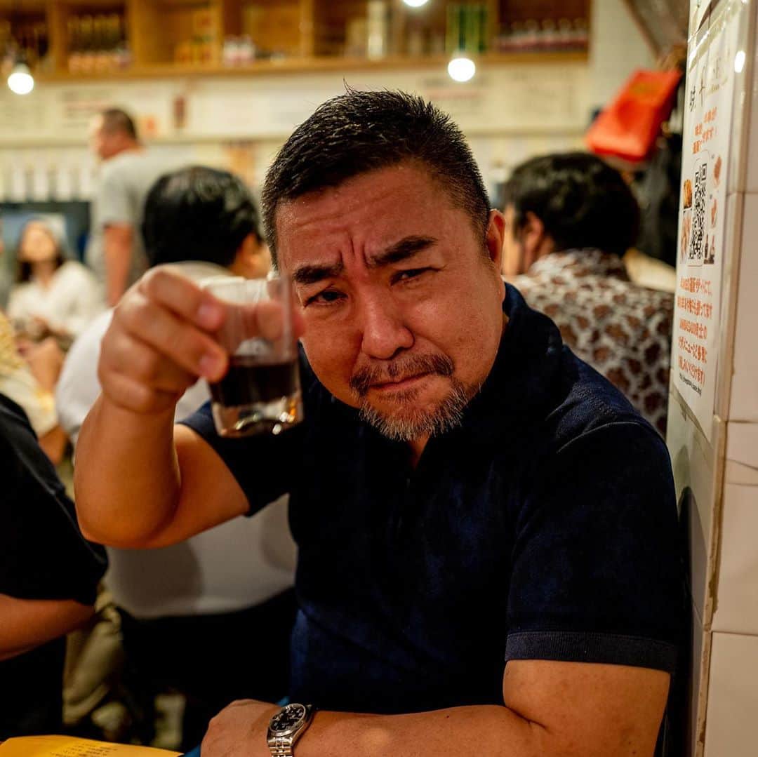 武井義明さんのインスタグラム写真 - (武井義明Instagram)「友人を誘って味坊のイベントに。席の移動はしないでね、直箸もダメですよ、と、いくつか制約を設けつつ決行した梁さん、ありがとう。ワインは飲み放題に入らないというのに、あまりに悲しい顔をしていたのか、箱ワインならと出してくれたのもありがとう。」10月5日 22時09分 - bebechef