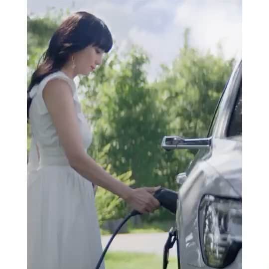 柴咲コウのインスタグラム：「今回 @audijapan さんとのお仕事で、Audi e-tron Sportbackにはじめて触れ、想像以上の乗り心地やシンプルな充電方法など、これまで持っていた電気自動車のイメージがガラッと変わりました。日本は豊かな国ではありますが、水も山も森も、どんな資源も無限ではありません。エネルギー問題についての思いも語らせていただいていますので、Audi e-tron特設サイトでぜひフルバージョンをご覧ください！ #Audi #Audietron #etron #世界を前へ」