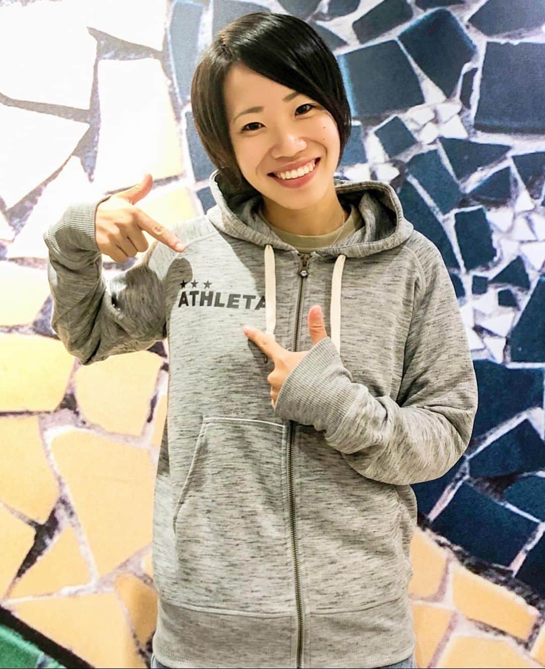 若林美里のインスタグラム：「* 台湾の台北にあるATHLETA🇹🇼に行きました⚽️ とっても素敵なお店で、 スタッフの方も優しく親切な対応をしてくれました😌✨ @athleta.tw💚💛また行きます!!👏  #athleta#taiwan#台湾#台北#高雄#高雄陽信#海外サッカー選手#台湾サッカー#女子サッカー#サッカー女子#女子アスリート#女性アスリート#海外女子#若林美里」