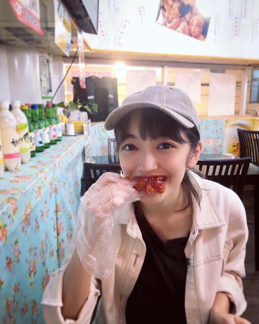 下村実生のインスタグラム：「昨日は友達とひっさしぶりに会って韓国チキンを食べました🤗 楽しかったなぁ。」