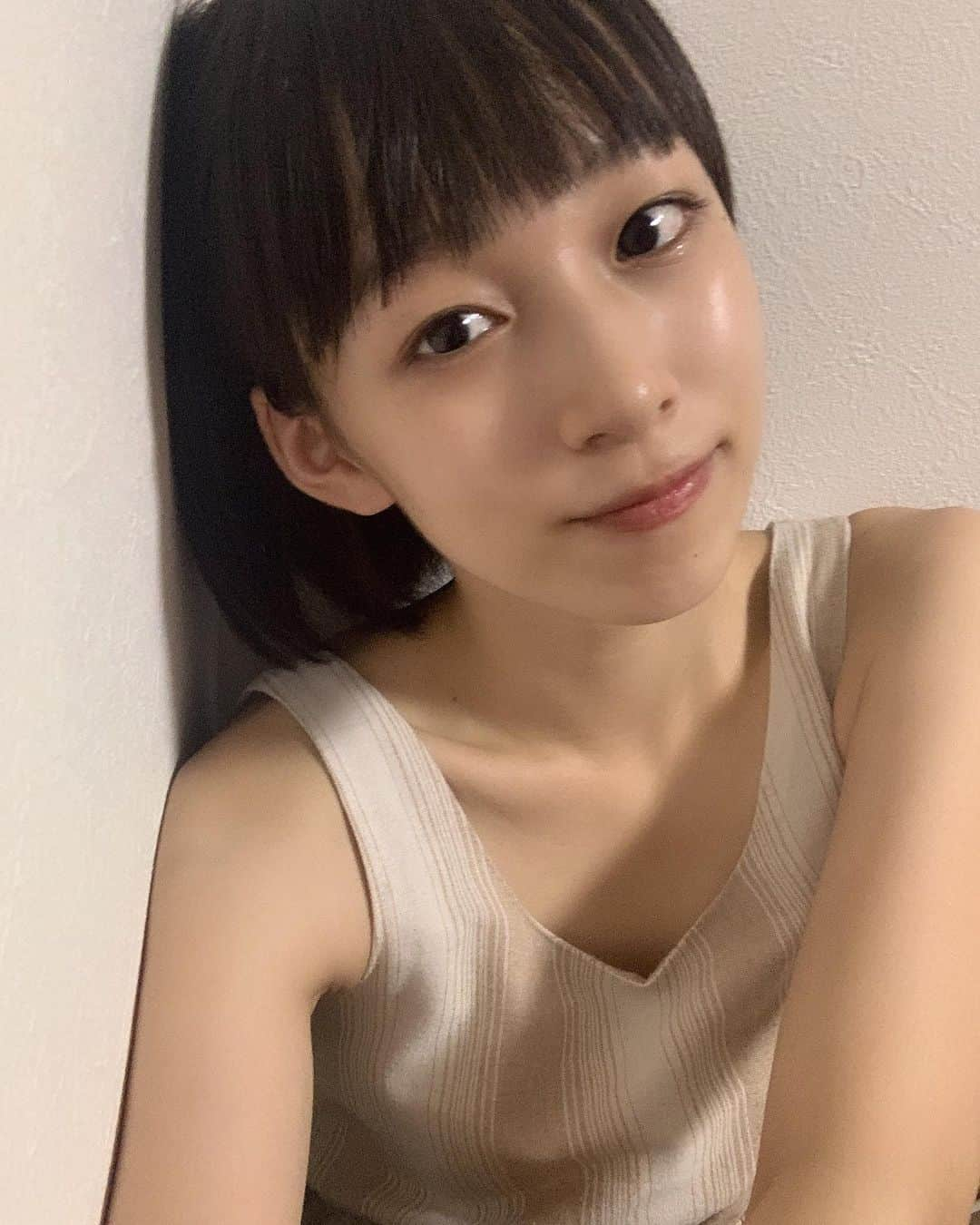 坂田莉咲のインスタグラム：「お知らせ １０月１２日発売の週刊プレイボーイ43号に掲載して頂きます。 初めてグラビアに挑戦しました！ お楽しみに！」