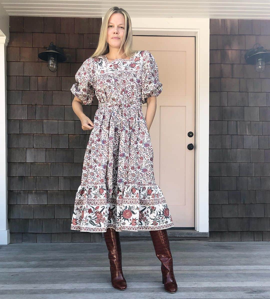 レフラーランドールのインスタグラム：「Announcing something very special available exclusively on our site—our new ready-to-wear capsule collection! This tight edit of our wardrobe must-haves was inspired by the early days of stay-at-home, when we were longing for comfortable but pretty essentials we could wear on repeat. Now, months later, we are so happy to be sharing these pieces with our community. You can shop the collection by clicking the link in our bio.」