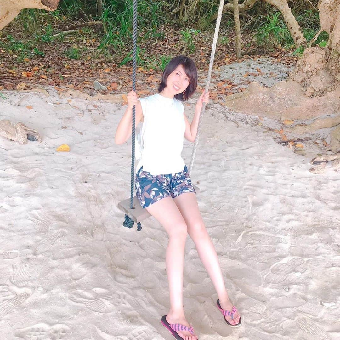 青木美香のインスタグラム：「竹富島✨  #竹富島#ブランコ」