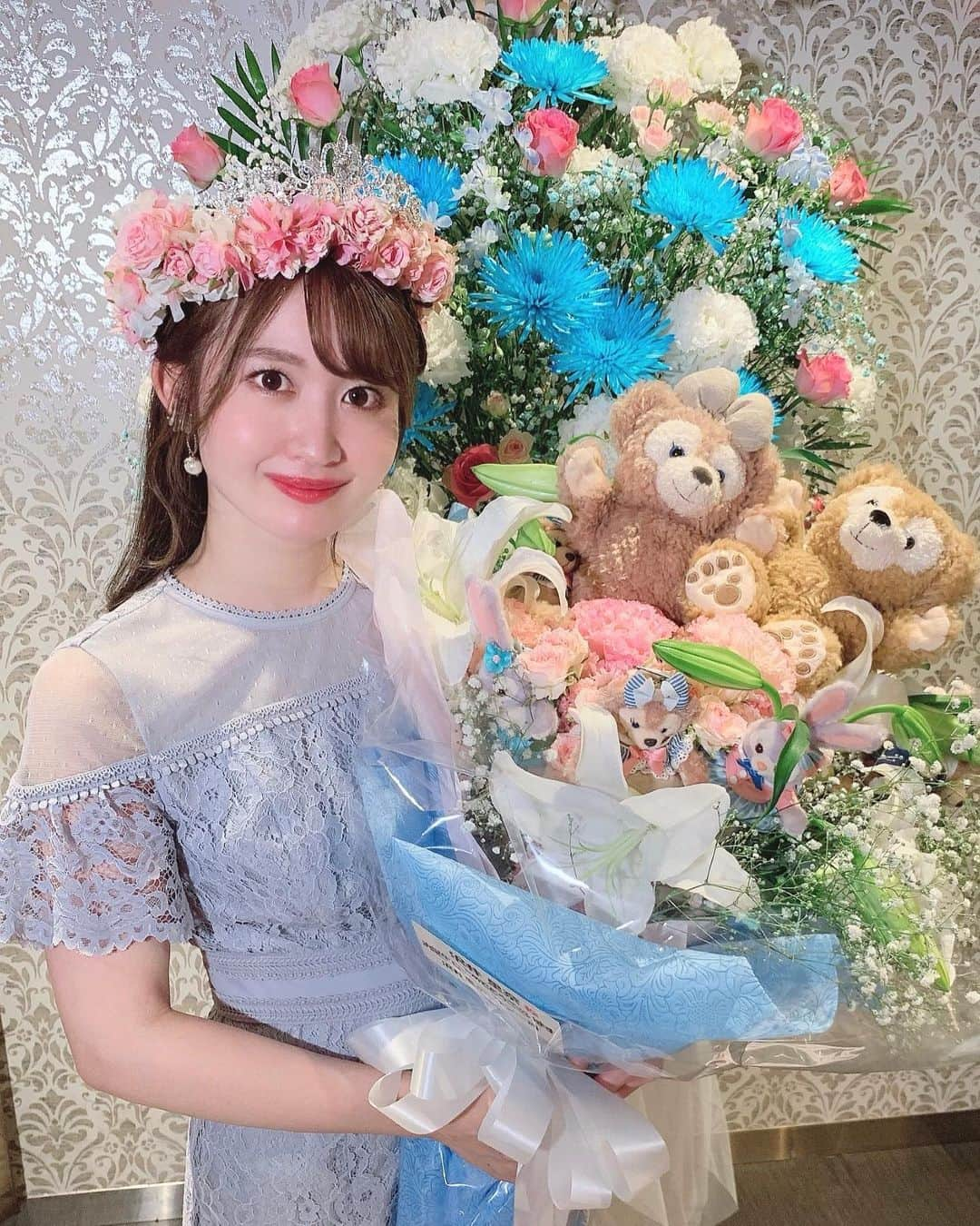 沢井里奈さんのインスタグラム写真 - (沢井里奈Instagram)「⠀ ⠀ 本日10月5日で27歳になりました🌷✨ 　 今年も元気にお誕生日を 迎えられてよかったです😌💕💕 　 自分の信じた道を真っ直ぐに、 強くてかっこいい女性に なりたいです、、🩰🌸 　 　 そして今日は、 ｢沢井里奈バースデーライブ 〜smile for me〜｣ @ SPADE BOX🎂💐💕💕 　 幸せな時間でした、、😢💕💕 27歳のいいスタートが切れました！！ 　 お誕生日という特別な日を 皆様と過ごせた事を嬉しく思います🥺❤️ 　 本当にありがとうございました☺️💓💓 　 　 27歳も宜しくお願い致します🦢🤍 　 　 #バースデーライブ #お誕生日」10月5日 23時21分 - sawairina