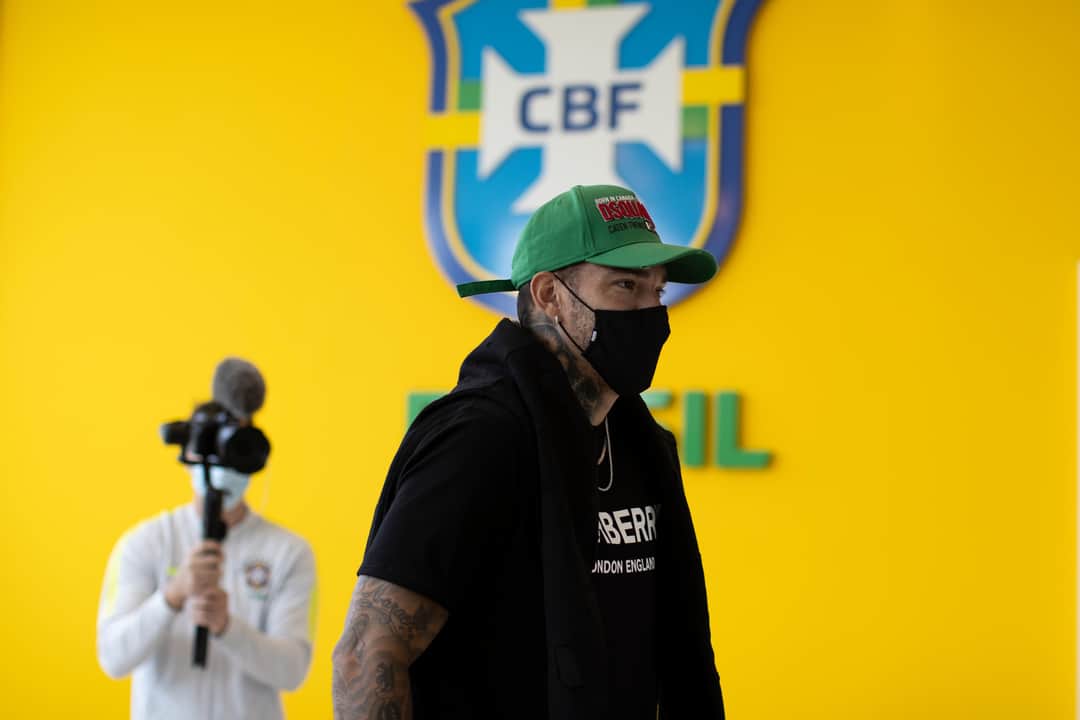 サッカー ブラジル代表チームさんのインスタグラム写真 - (サッカー ブラジル代表チームInstagram)「Eles estão chegando!! ⠀ Os convocados da #SeleçãoBrasileira já começaram a se apresentar na Granja Comary para os jogos das Eliminatórias. Que saudade! ⚽🇧🇷 ⠀ Fotos: @lucasfigfoto / CBF」10月5日 23時24分 - cbf_futebol