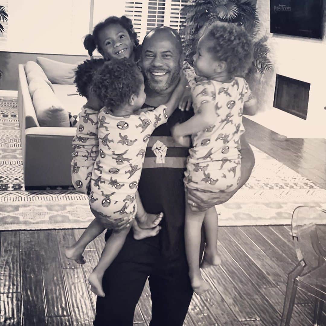 ロックモンド・ダンバーのインスタグラム：「GRAND RISING GOOD PEOPLE!!! #💪🏾❤️👍🏾✊🏾✊🏾✊🏾✊🏾 #Blacklove #dad #dadlife #americandad #love #blackhomeschoolers #blackculture #blackjoy #black #blackfathers #dearfathers」
