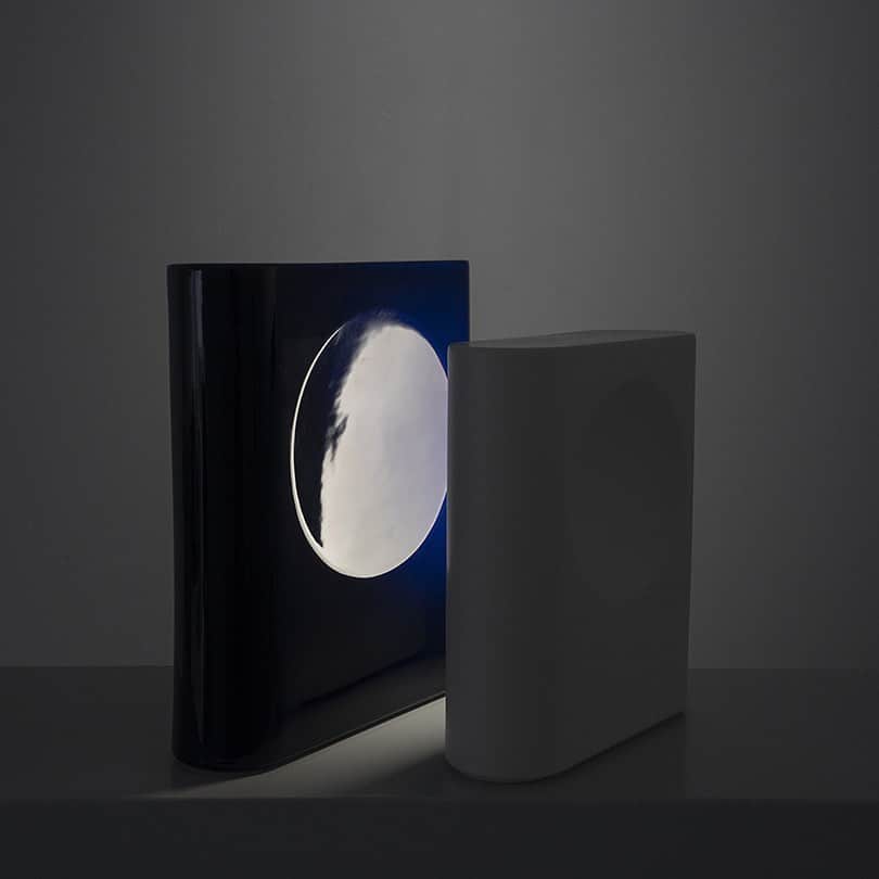 Design Milkさんのインスタグラム写真 - (Design MilkInstagram)「@pantertourron and @raawii.dk have collaborated on their first #lighting collection called SIGNAL. The series of monolithic ceramic lamps are the result of a long-standing friendship and the desire to create sincere pieces that are new contemporary classics. \\\ designmilk[dot]com」10月5日 23時34分 - designmilk
