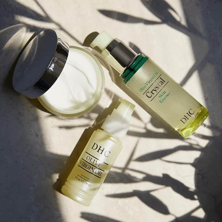 DHC Skincareさんのインスタグラム写真 - (DHC SkincareInstagram)「Say goodbye to dry skin with our top skin-hydrators featuring our original star ingredient: olive oil 🌱 Because it hydrates without clogging pores, olive oil has been a mainstay in our products for decades.  ✨ Olive Virgin Oil Essential Cream is a luxuriously rich moisturizer that absorbs quickly for a smooth, refreshed feeling. ✨ Olive Virgin Oil Crystal Skin Essence gives your skin a pre-moisturizing boost without adding extra weight to your routine. ✨ Olive Virgin Oil was DHC's very first product and our signature facial moisturizer and is made with 100% organic olive oil to give your skin a soft, healthy glow.  Shop our bestselling collection and save 20% at DHCcare.com ☝️」9月12日 8時49分 - dhcskincare