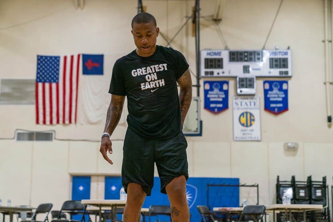 アイザイア・トーマスのインスタグラム：「It don’t matter where we at, we just WORK! #ThatSLOWgrind 📸: @teejayregan」