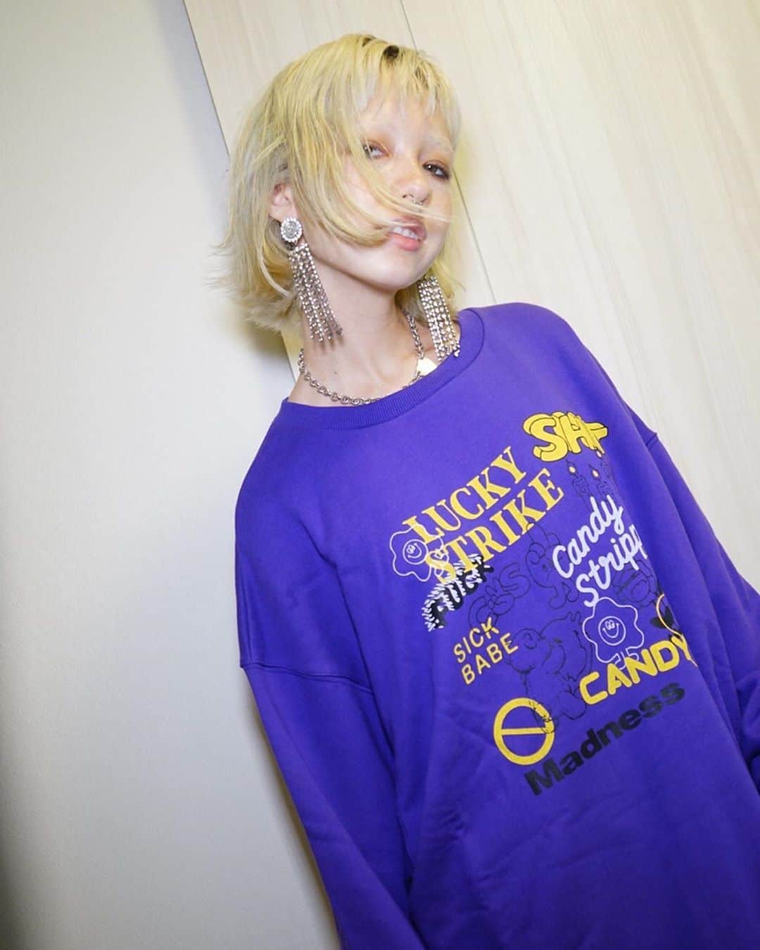 板橋よしえのインスタグラム：「. 𝔸𝕌𝕋𝕌𝕄ℕ 𝐒𝐖𝐄𝐀𝐓 ⒸⒶⓉⒶⓁⓄⒼ ら⃨く⃨が⃨き⃨ S̳W̳E̳A̳T̳  𝕞𝕠𝕕𝕖𝕝 & 𝕤𝕥𝕪𝕝𝕚𝕟𝕘 @ashley__0625  𝕡𝕙𝕠𝕥𝕠𝕘𝕣𝕒𝕡𝕙𝕖𝕣 @kazaneflowerboy   #candystripper #candystripper_magazine」