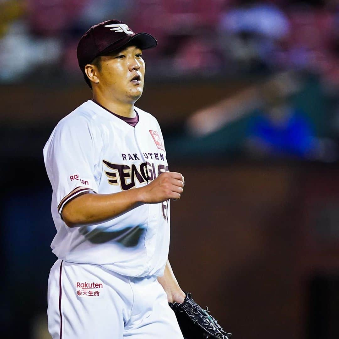 東北楽天ゴールデンイーグルスさんのインスタグラム写真 - (東北楽天ゴールデンイーグルスInstagram)「⚾️ ⚾️E 5x-4 F⚾ 今日も4時間を超えた雨中の大激戦は 1点ビハインドの10回に茂木選手の2ランで 劇的な逆転サヨナラ勝利✨✨✨✨✨ 9回の大ピンチは酒居選手が凌いだ‼️‼️‼️ 4回には小深田選手が一時勝ち越しのタイムリー👍🏼 先発の石橋選手は6回2失点のナイスピッチング🤩 田中選手はレーザービームで石橋選手を援護‼️‼️ #rakuteneagles #NOWorNEVERいまこそ #日本一の東北へ  #茂木栄五郎 #酒居知史  #小深田大翔  #石橋良太 #田中和基  #写真もイープレで」9月11日 23時43分 - rakuten_eagles