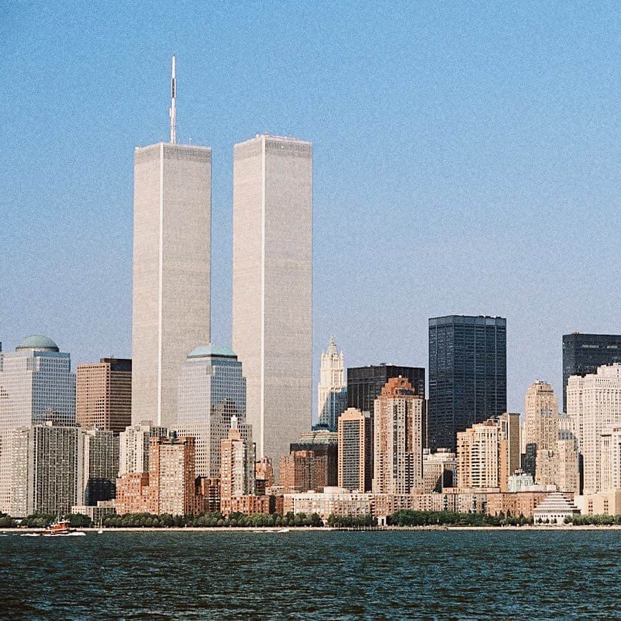 のインスタグラム：「Proud to call this city home, today and everyday.  Today we honor the lives lost 19 years ago. May we never forget the strength and bravery of our fallen heros and resilience of the families forever impacted.  #neverforget」