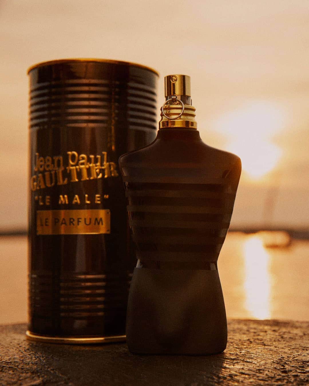 ジャンポール・ゴルチエさんのインスタグラム写真 - (ジャンポール・ゴルチエInstagram)「Meet #JeanPaulGaultier’s brand new captain.  Buy now Le Male Le Parfum, the new masculine fragrance for men. #WelcomeOnBoard #LeMale」9月11日 23時57分 - jeanpaulgaultier