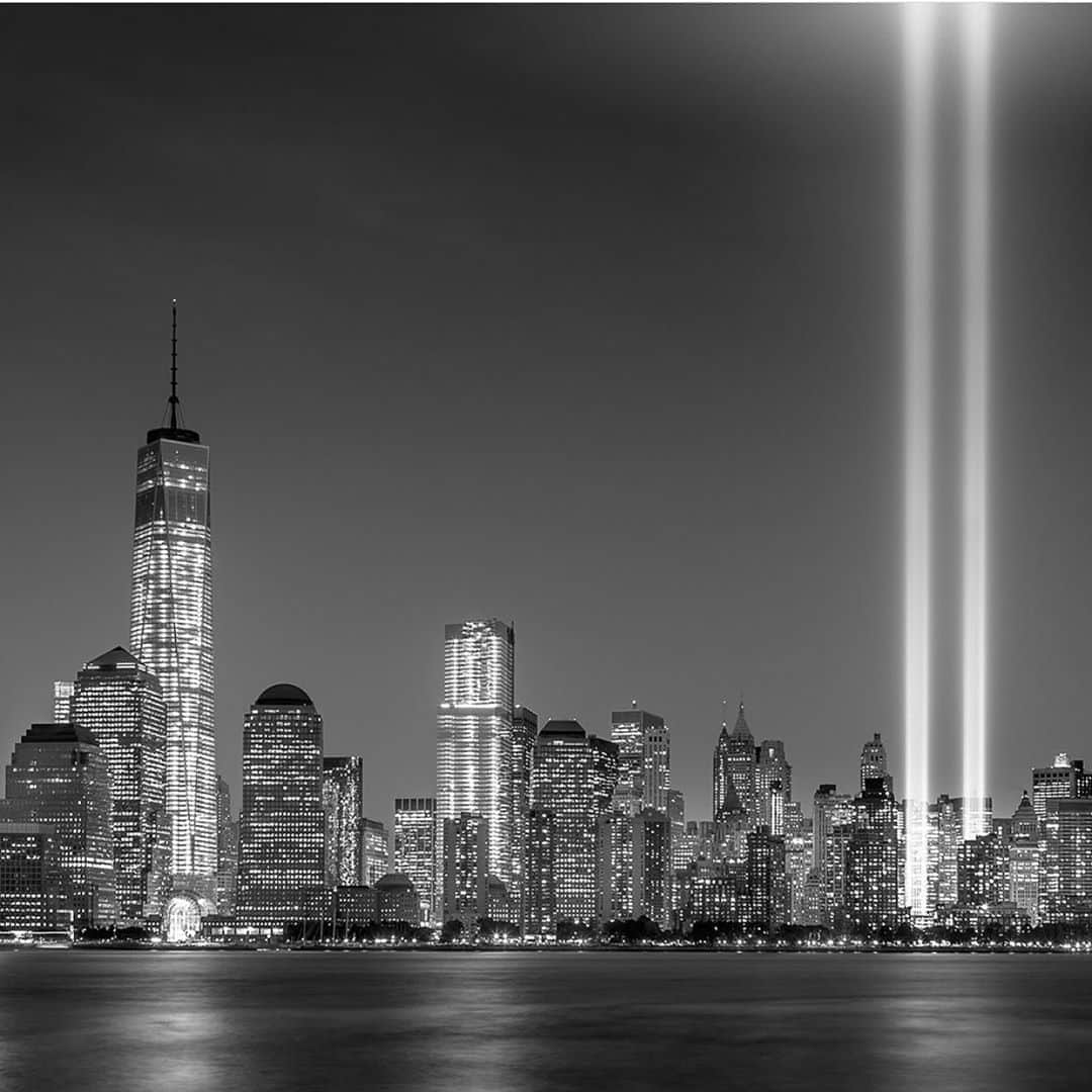 リンゼイ・ボンさんのインスタグラム写真 - (リンゼイ・ボンInstagram)「19 years ago. Never forget. #911」9月12日 0時06分 - lindseyvonn