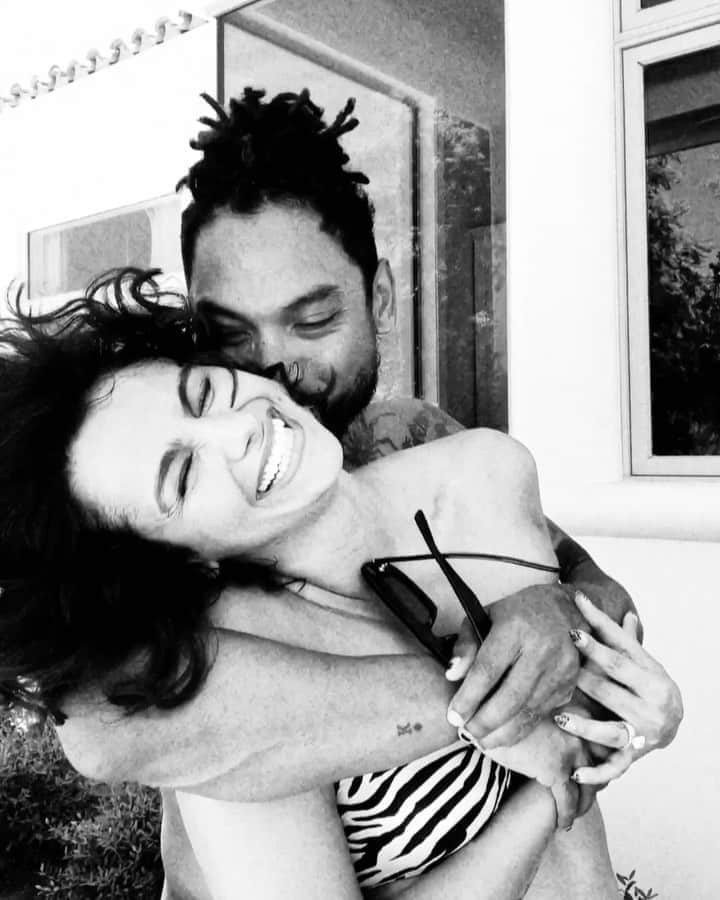 ミゲルのインスタグラム：「Today i get to celebrate my greatest blessing ! Shine mylove ! Shine brighter and brighter into forever ! Happy born day mybaby I love you so much @nazaninmandi」