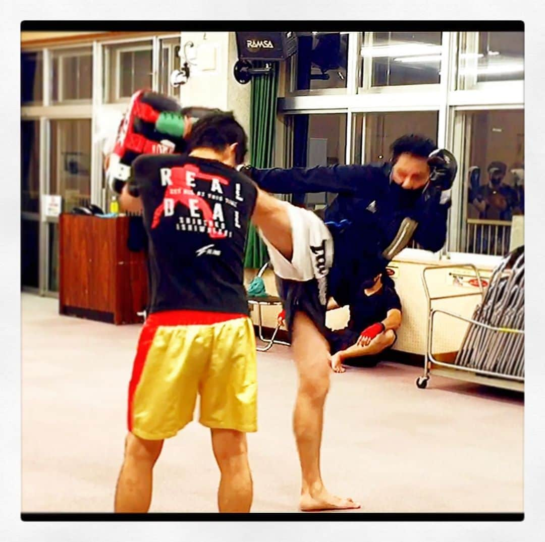 成松修さんのインスタグラム写真 - (成松修Instagram)「ハイキック  #キックボクシング #kickboxing #ハイキック #蹴り #上段蹴り #右ハイキック #action」9月12日 0時24分 - ore_osamu