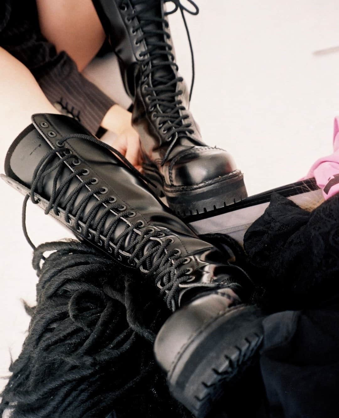 アンダーグラウンドのインスタグラム：「The Original Steel Cap Gripper Boot. 20 eyelets worth of combat boot. This version built on a double rubber sole .⁠ Algender.⁠ ⁠ ⁠ **Step by step we work to improve our environmental footprint. As an independent company we can use our freedom to select products from ethical and local suppliers and we are able to commit to small batch production. Our steel cap boots are produced in a family owned factory supporting sensible and sustainable production**」