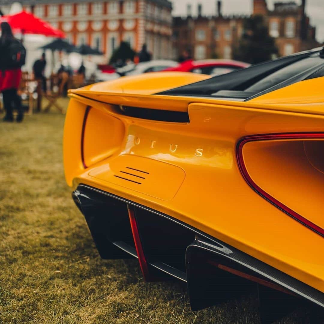 CARLiFESTYLEさんのインスタグラム写真 - (CARLiFESTYLEInstagram)「The 2000hp Lotus Evija. Hot or Not? Photos by @the_kyza #carlifestyle」9月12日 0時54分 - carlifestyle