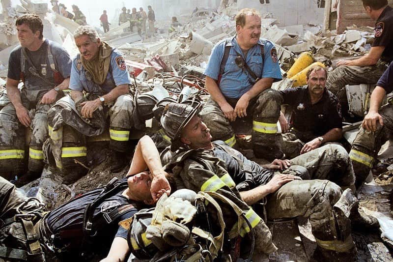 グレン・パウエルのインスタグラム：「Grateful for our nation’s first responders, the brave men and women who risk their safety for ours. Be sure to thank them today. #NeverForget」