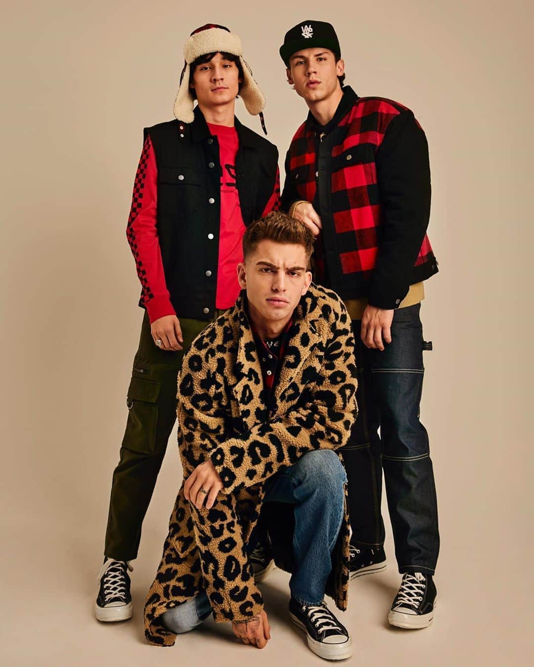 ウィーエスシーのインスタグラム：「Fall/Winter 2020 Drop 1 will be releasing ‪Tuesday, September 15th.‬ The offering features statement graphic tees & hoodies, tailored cargos, knit beanies, trucker jackets and more. • • • • • • ​#wesc #wescfall20 #fallarrivals  #wearethesuperlativeconspiracy #wastedyouth #fw20 #fall #collection #graphictees #fallwear #graphics #hoodie #fallwinter20 #outerwear #jordan1 #lifestyleclothing #cargos #alloverprint #fallclothing #igsneakerheads #fallstyle #nike #streetwear #ootd #kotd #twins #graphictshirts #jordanshoes」