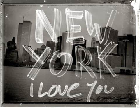 のインスタグラム：「New York, we love you. The strength and resilience of this city are truly unshakable. #NeverForget」