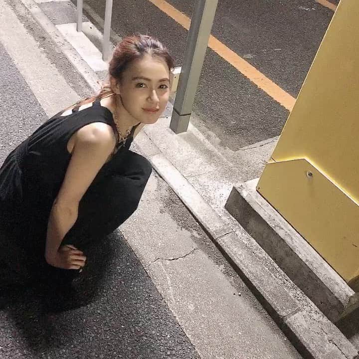 のインスタグラム：「♡ 明日頑張れば 今週も終わるぞー！ ・ ・ ハードな１週間だったのか？ 体力が落ちたのか？← ・ どっちにせよ、私お疲れさま。 みんなもお疲れさま。 ・ #1日1大好き #優美 #ゆうみ #me #昭和感 #大好き #ダイスキ #daisuki #love #❤️」