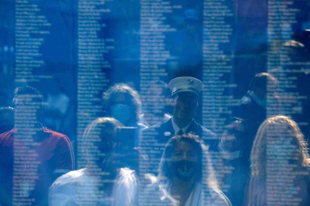 NBC Newsさんのインスタグラム写真 - (NBC NewsInstagram)「People read the names of victims of the Sept. 11 attacks etched on the memorial wall at the World Trade Center. ⁠ ⁠ 📷 @andrewkellyphoto / @reuters」9月12日 1時24分 - nbcnews