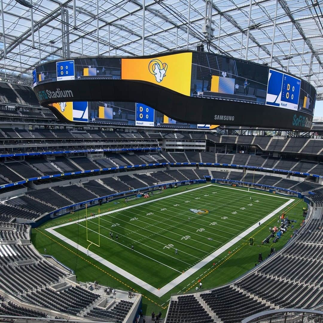 NFLさんのインスタグラム写真 - (NFLInstagram)「@sofistadium is ready for Sunday Night Football. - 📺: #DALvsLAR -- Sunday at 8:20pm ET on NBC 📱: NFL app // Yahoo Sports app 📷: @tapiaphoto/NFL」9月12日 1時30分 - nfl