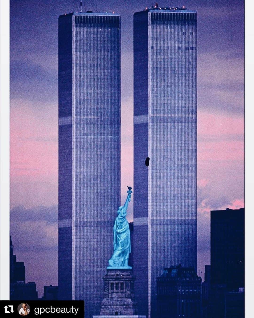 クリスティン・デイヴィスさんのインスタグラム写真 - (クリスティン・デイヴィスInstagram)「This image reminds me of the strength of the City and the people. We need that strength now and To lift one another up. I know we can 🍎 #newyork」9月12日 1時41分 - iamkristindavis