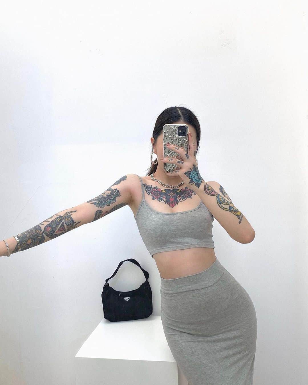 Abby Chenのインスタグラム：「沒有人不辛苦 只有人不喊疼 勇敢邁出你的第一步」