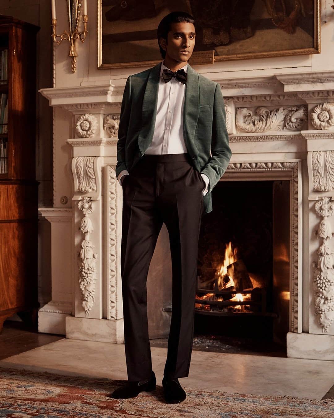 MR PORTERのインスタグラム：「“I wanted to pick the best of British for the gentleman spies, as this is what they would have worn as tailors.” explains director Mr Matthew Vaugn. Under the wider Kingsman label, then, there are formal shirts from @turnbull_asser , hats from @lockhatters, Oxford shoes from @georgecleverley, ties and pocket squares from @drakesdiary, and more. It really is a collection fit for a King's Man. #MRPORTERxKingsman」