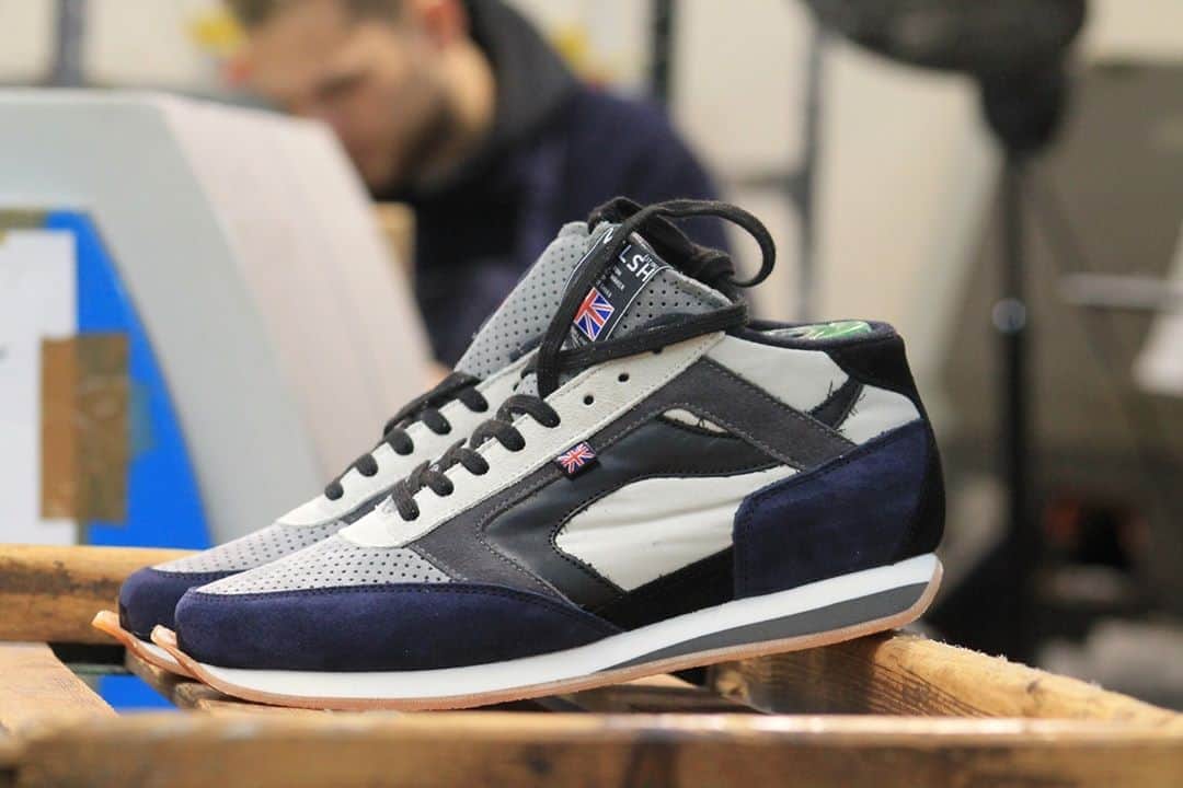 ウォルシュのインスタグラム：「Don't forget there's a further 10% off Sale Online with Code SALE10 until Sunday 💸 . . . #normanwalshuk #normanwalsh #britishmanufacturing #madeinbritain #ukmfg #shoes #footwear #sneakers」