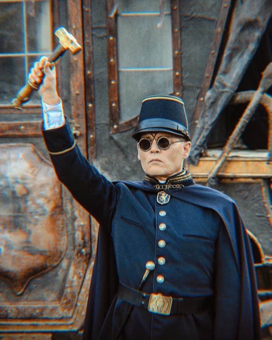 ジョニー・デップさんのインスタグラム写真 - (ジョニー・デップInstagram)「Also, I’ve just found out that 'Waiting for the Barbarians’, made with my dear friends Mark Rylance and Robert Pattinson, is out in the U.K. this week. Hope you guys get a chance to see it.」9月12日 2時08分 - johnnydepp