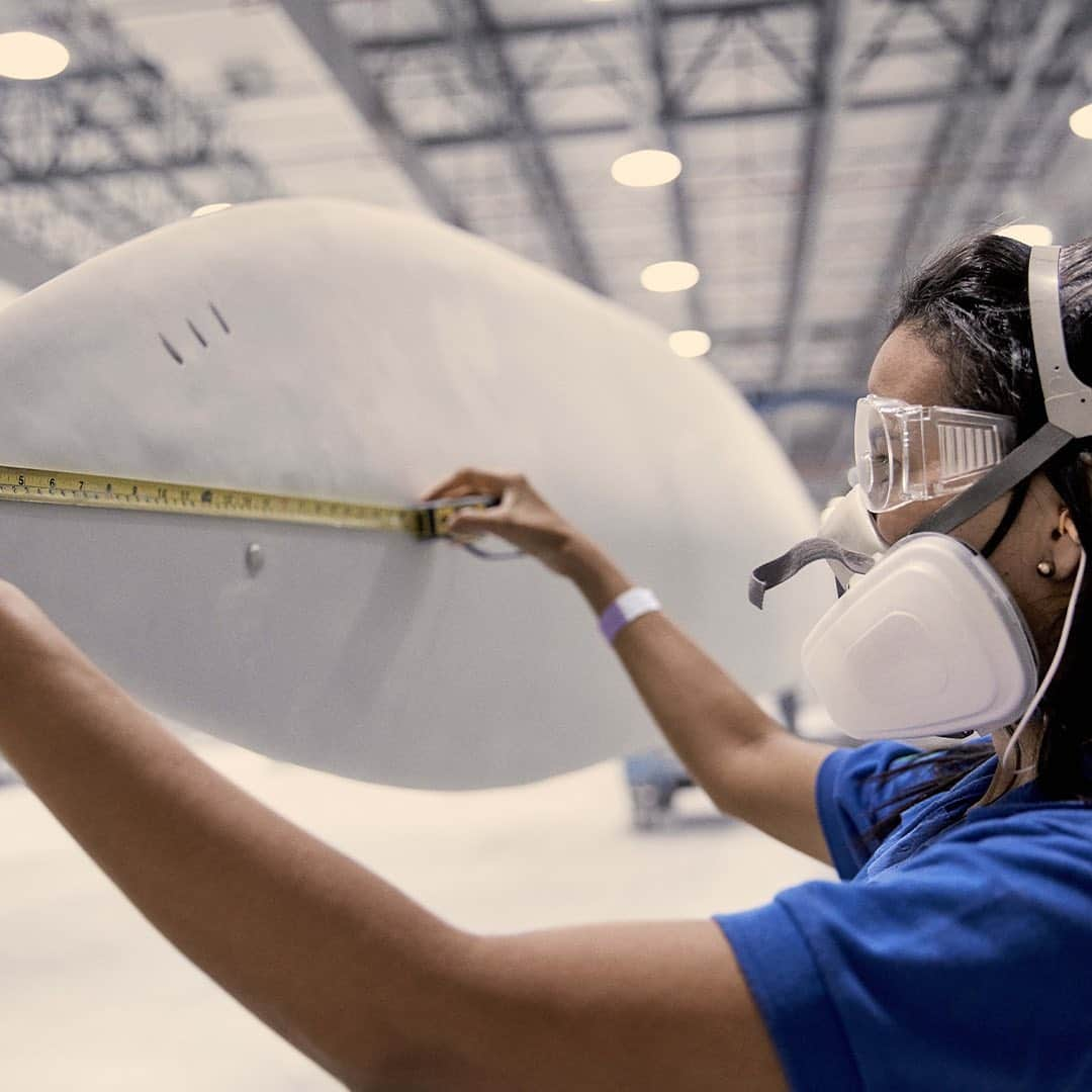 GeneralElectricさんのインスタグラム写真 - (GeneralElectricInstagram)「Precision is 🔑 when you’re building 107m long wind turbine blades.  Just ask the engineers at @gerenewableenergy’s LM Wind Power blade factory in Cherbourg, France.  As experts in their field, they manufacture high quality blades for a variety of wind turbine models. But when it comes to these blades for the Haliade-X, they really pushed their craft to new lengths.   #RenewableEnergy #WindTurbine #Manufacturing #WindPower」9月12日 3時03分 - generalelectric