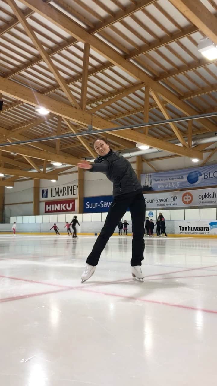 のインスタグラム：「What gives you freedom? Keep doing YOU.❤️🧡💛💚💙💜🕊 . . . . . #freedom #youdoyou #keepdoingyou #figureskating #iceskating #myhappyplace #passion #spinning #reels」