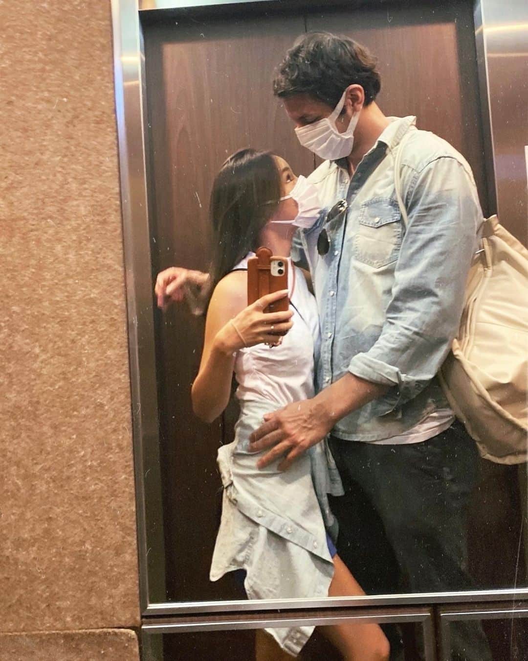 MARINのインスタグラム：「I really love the way he's down to earth. I can always be myself when I'm with him, laughing and enjoying like a child . He knows the perfect way to make me laugh  ☺︎ . . . #デート日和 #国際結婚  #goonadate #ろぶまりん」