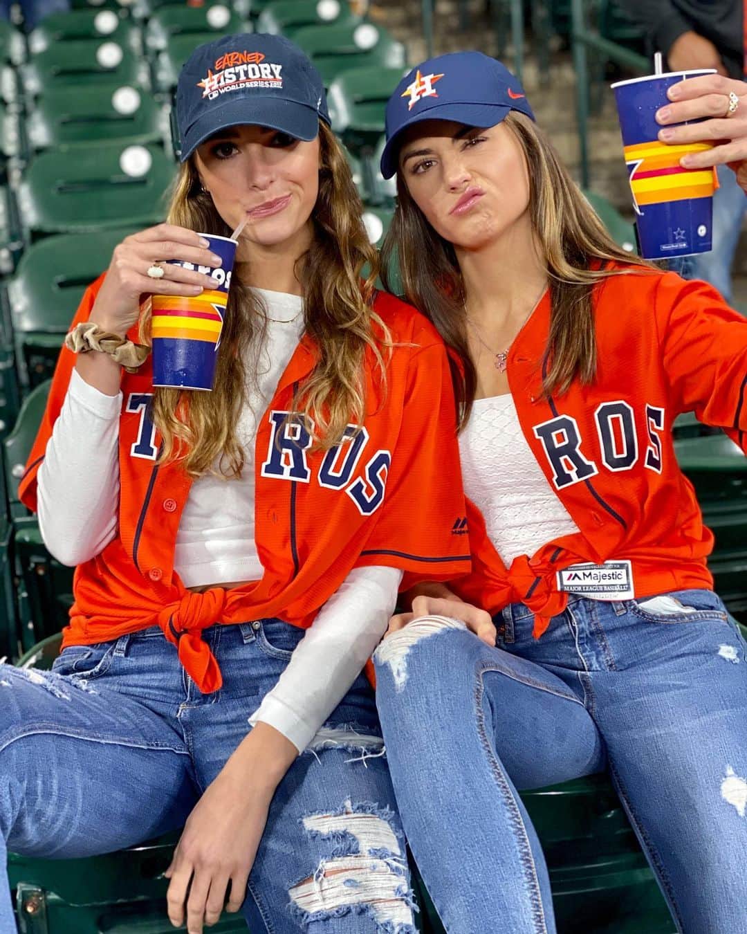 キャシディ・クックのインスタグラム：「Hey @sports, i miss you」