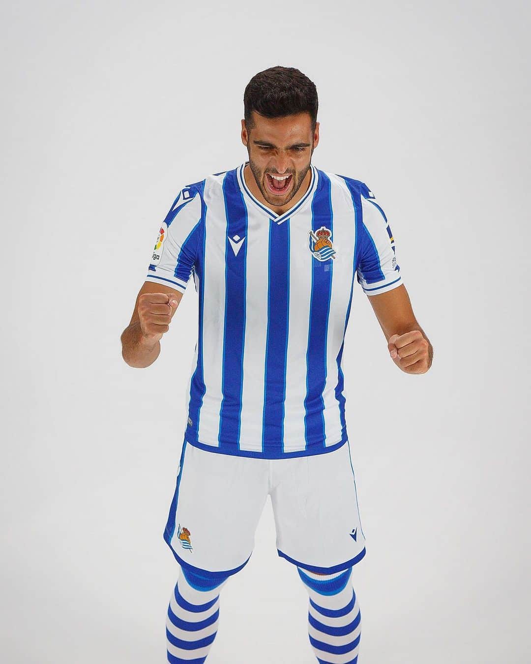 ミケル・メリノのインスタグラム：「Ready for @laliga 🔵⚪️」