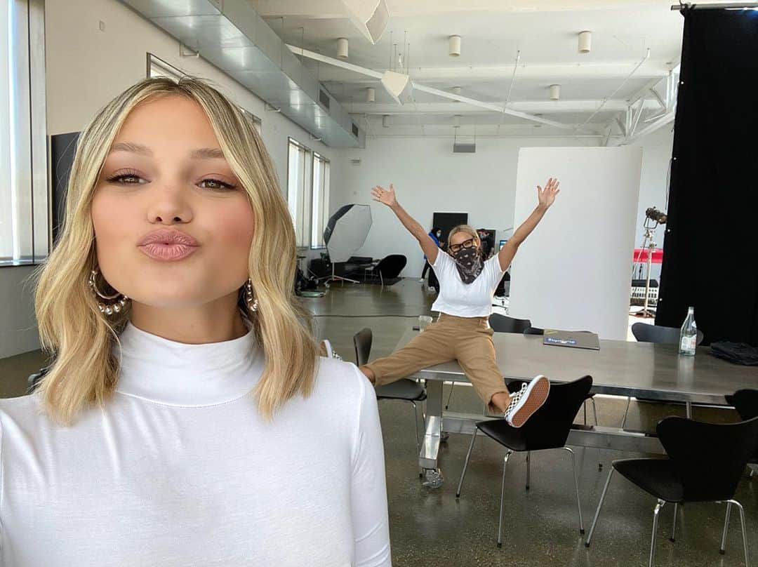オリヴィア・ホルトのインスタグラム：「our first day of preschool!!!!!!」
