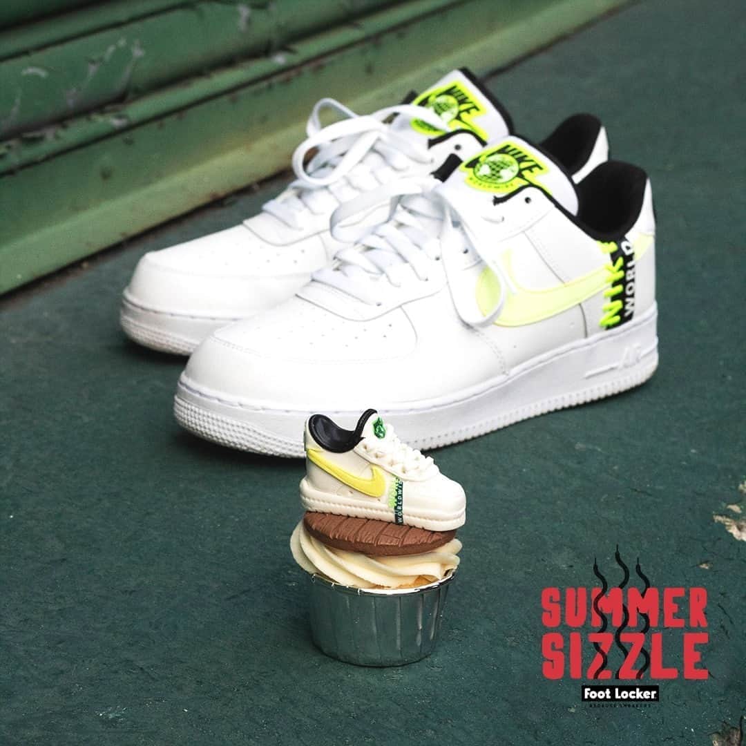 Foot Lockerさんのインスタグラム写真 - (Foot LockerInstagram)「A treat for any sneakerhead. Add the #nike AF1 Worldwide to your rotation!  Cupcake by @eatgoodnyc」9月12日 4時00分 - footlocker