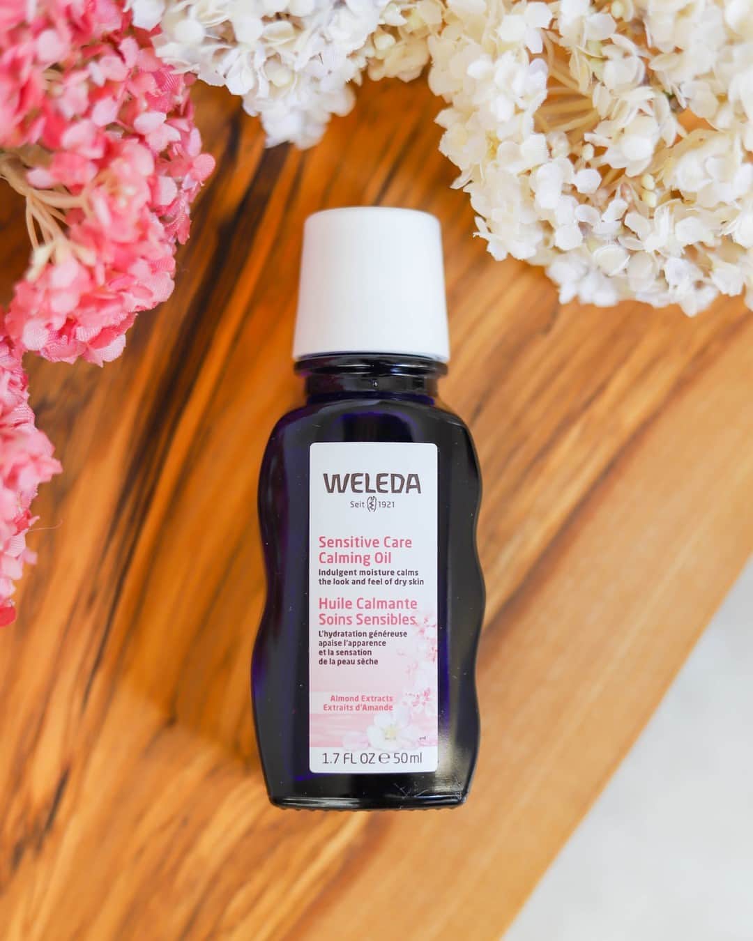 Weledaのインスタグラム：「Our Sensitive Care Calming Oil is our richest fragrance-free treatment for sensitive skin! 🌸 It diminishes the look and feel of redness and tightness while hydrating skin. #WeledaSkin」